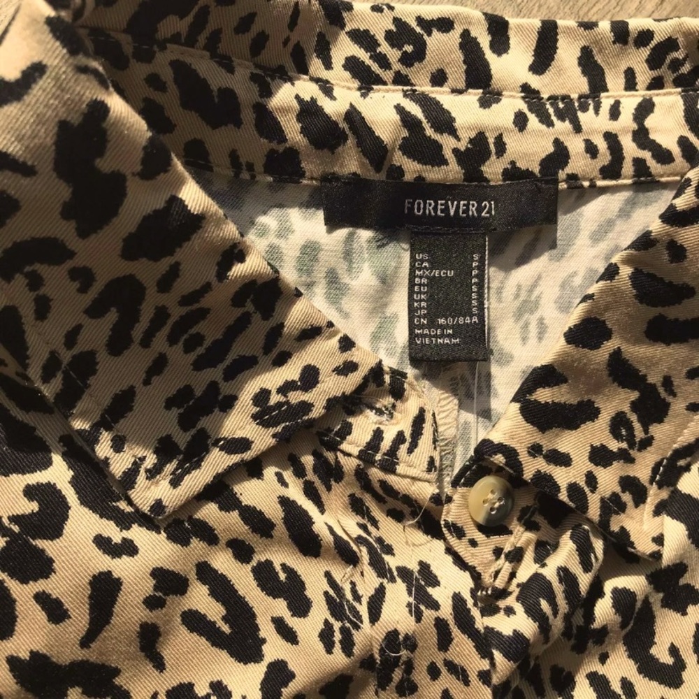 H&M button down tee - Picture 3 of 3